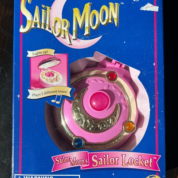 Sailor Moon Wand , locket, jewel box and Doll Collection - Picture 4 of 8